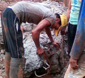 Mengais Rezeki di Kampung Gintung