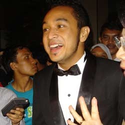 Pacari Janda, Giring Nidji Tak Direstui Ibunda?