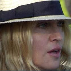 Madonna Rela Diterjang Badai Demi Mercy