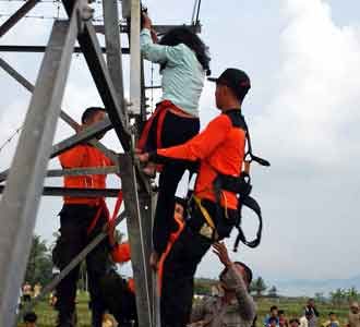 Wanita Paruh Baya Coba Bunuh Diri