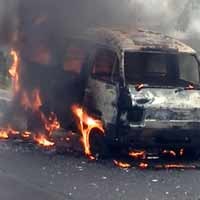 Minibus Terbakar Habis di By Pass Mojokerto