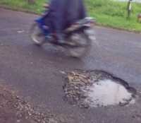Jalan Berlubang di Bandung Ditambal Butas