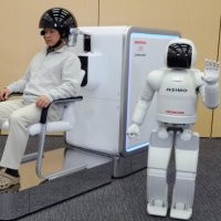 Manusia Perintah Robot dengan Pikiran