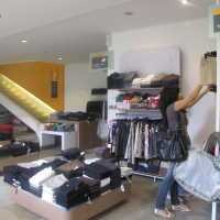 Clover, Konsisten Jual Pakaian Sisa Ekspor