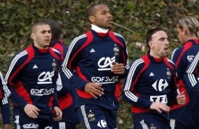 Prancis Mohon Suporternya Bersabar