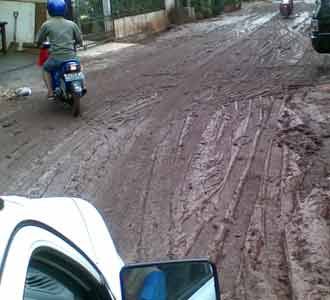 Cireundeu Permai Penuh Lumpur