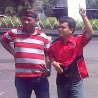 Promosikan Diri, Caleg Miskin Ngamen