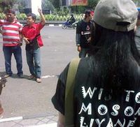 Tak Punya Dana, Caleg PDIP Ngamen