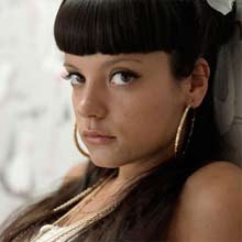 Lily Allen Serius Ingin Tinggalkan Dunia Musik