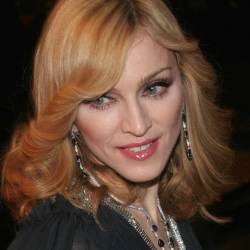 Jelang Adopsi Bocah Malawi, Madonna Terkilir