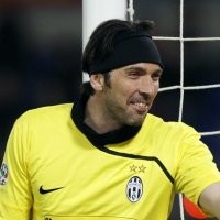 Buffon Bisa Hengkang dari Juve, Asal...