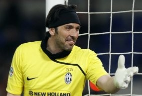Buffon Bisa Hengkang dari Juve, Asal...