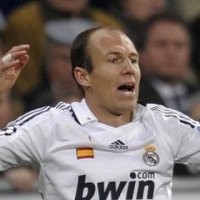 Demi Madrid, Robben Minta Diganti