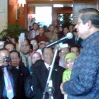 SBY Dibajak Guru Besar