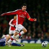 Laporta Ingin Fabregas, Wenger Jengah