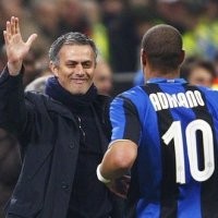 Adriano Berulah, Mourinho Tak Berkomentar