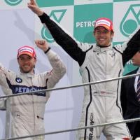  Balapan Tak Diteruskan, Button Juara