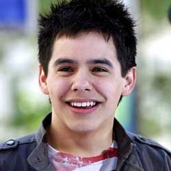 David Archuleta Susul Oasis ke Singapura