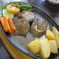 Biefstuk Lidah Met Husarensla, hmm... Erg Lekker!