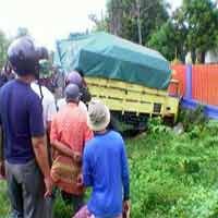 Korban Tewas Tergencet Truk Penjual Jeruk