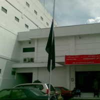 UOB Buana Bandung Kibarkan Bendera Hitam Setengah Tiang