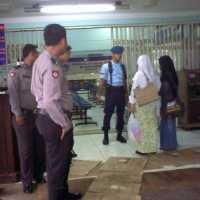 Tiba di Salamun, Keluarga Korban Histeris