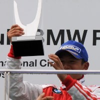 Rio Menang, Indonesia Raya Berkumandang