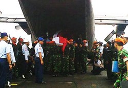 Lettu Dhani A Koto Dikubur di Pemakaman Keluarga di Padang