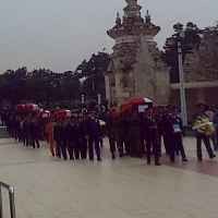 Isak Tangis Iringi Tembakan Salvo Pemakaman 5 Perwira