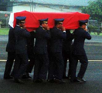 Jenazah Kapten I Gede Diberangkatkan