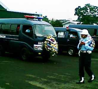 5 Jenazah Diberangkatkan ke Kalibata