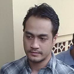 Ferry Irawan Bantah Masih Bercinta Dengan Istri