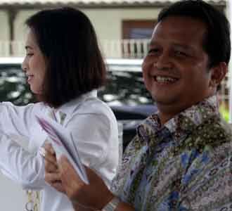 SB dan Istri Nyontreng Bareng