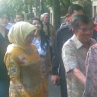 Kelar Nyontreng, JK Tunggu Sang Istri