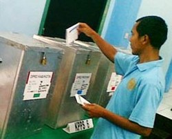 Umar Lubis, Pemain Sinetron Intan Rajai TPS Situ Gintung