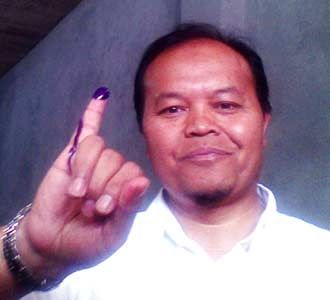 Nyontreng, HNW Tak Didampingi Istri