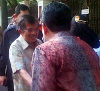JK dan Keluarga Nyontreng di TPS 20