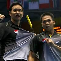 Vita/Flandy Kandas, Markis/Hendra Lolos
