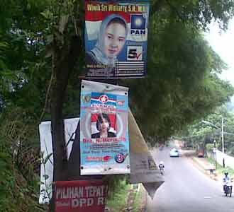 Gambar partai Masih Berkeliaran