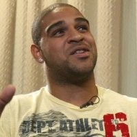 Adriano Istirahat dari Sepakbola 