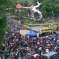 Hari ke-3 Libur Panjang, Pengunjung Bonbin Membludak