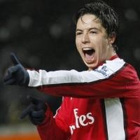 Arsenal Incar Posisi Tiga