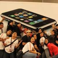 Penjualan Hari Pertama Keok, Telkomsel Gelar Pameran iPhone di Mal