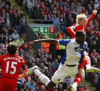 Si Merah Terus Kuntit Setan Merah