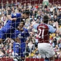 Villa Makin Jauh dari Empat Besar