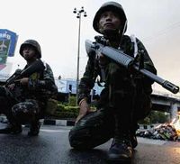 Militer Halau Demonstran