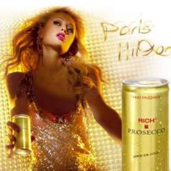 Bugil Dalam Iklan, Paris Hilton Tak Menjual