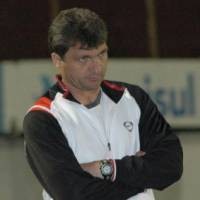 Lima Kartu Merah di Laga Perdamaian