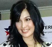 Sandra Dewi dan Cinderella