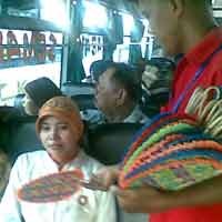 Mengais Untung di Masa Pancaroba